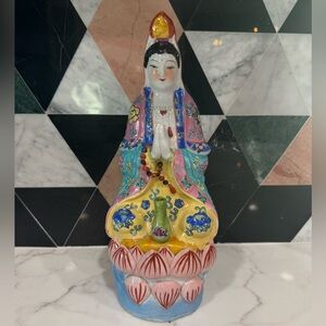 Vintage Chinese Kwan Yin Porcelain Statue
